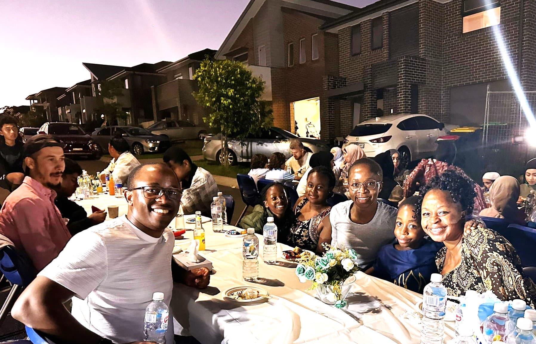 Muhacirlerin ‘Komşularla iftar programı’ Sydney sokak ve caddelerine taştı