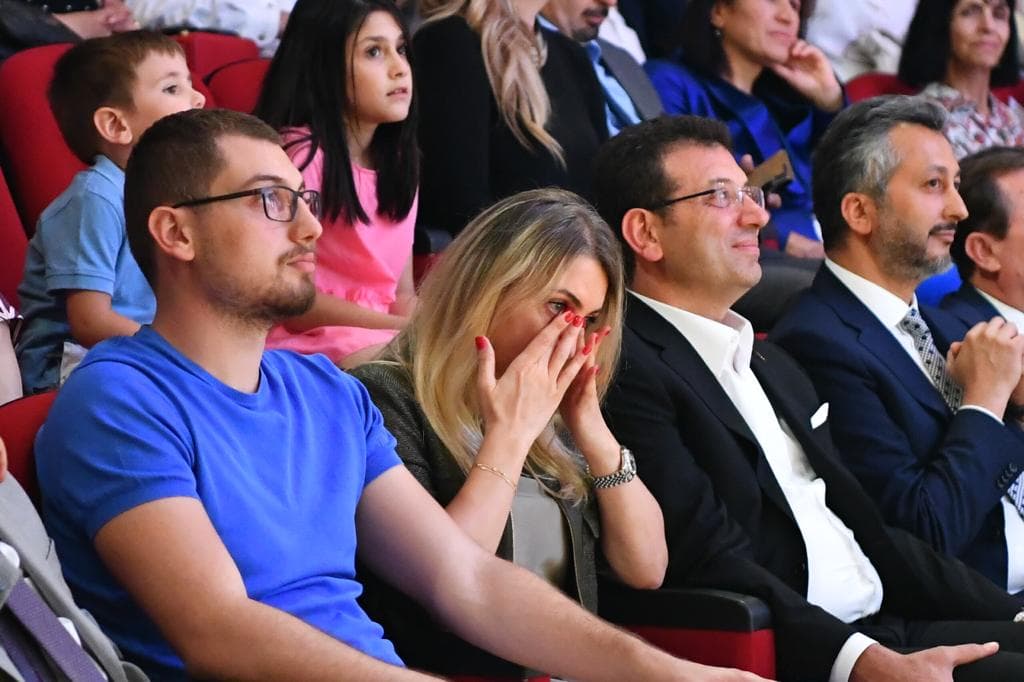 İmamoğlu’nun oğlunun da aralarında olduğu18 kişinin banka hesapına el konuldu