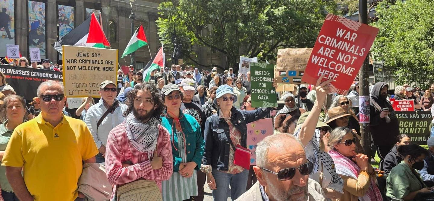 Melbourne’da on binler meydandaydı: Yangın mağdurlarıyla dayanışma, mağdurlara destek