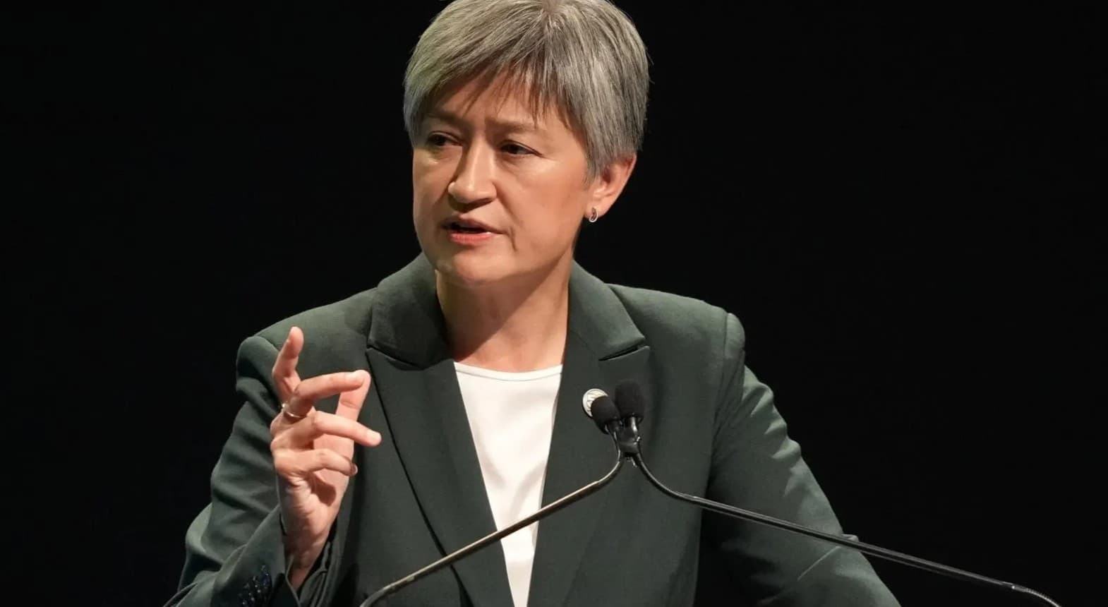 İsrail’e tepki gösteren Dışişleri Bakanı Wong: “Avustralya öfkeli”