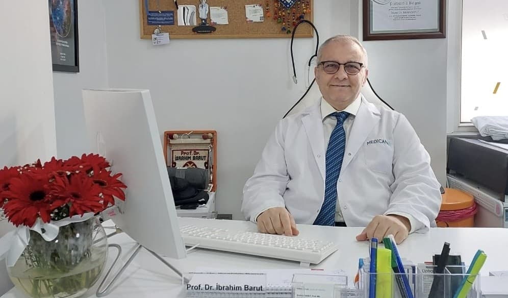 Sağlık sistemini eleştiren Prof. Dr. İbrahim Barut’un iş akdi tazminatsız feshedildi