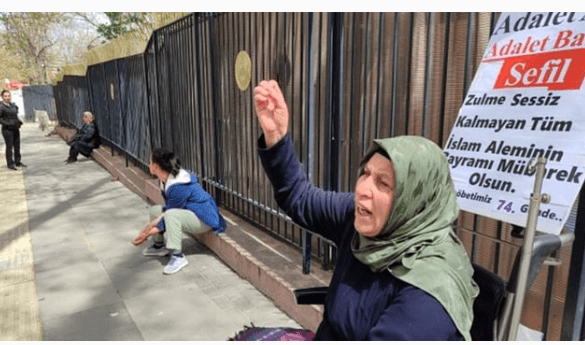 Emine Şenyaşar 104 gündür bakanlık önünde: İktidar bu sesi duymuyor