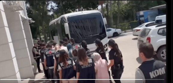 Katiller serbest, öğretmenler tutuklu: Serbest bırakılan uyuşturucu bağımlısı katliam yaptı, öğretmeni ise banka hesabından tutuklandı