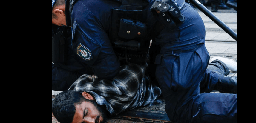 Herzog’un Avustralya ziyareti protestolarla karşılandı: Polisten sert müdahale