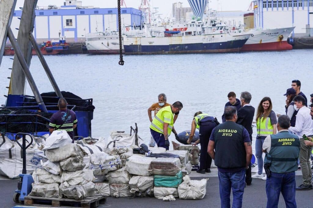 Gemiye el konuldu, mürettebat gözaltında: 5,3 ton kokain taşıyan gemideki 8’i Türk, 5’i Azeri