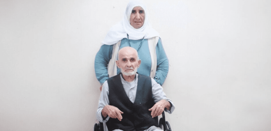 Tekerlekli sandalyeye bağlı 84 yaşındaki mahpus böyle sevk edildi: ‘Dikkat, kaçabilir’
