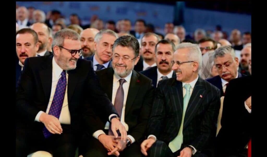 ‘Onlar otelde yanarken AKP’liler ve Bakanı kongrelerinde gülüyordu’: Bu rezilliğe jet hızıyla erişim engeli