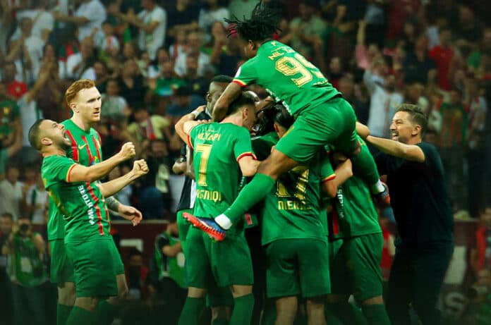 Beşiktaş’ı deviren Amedspor, Süper Lig’de liderlik koltuğuna oturdu!