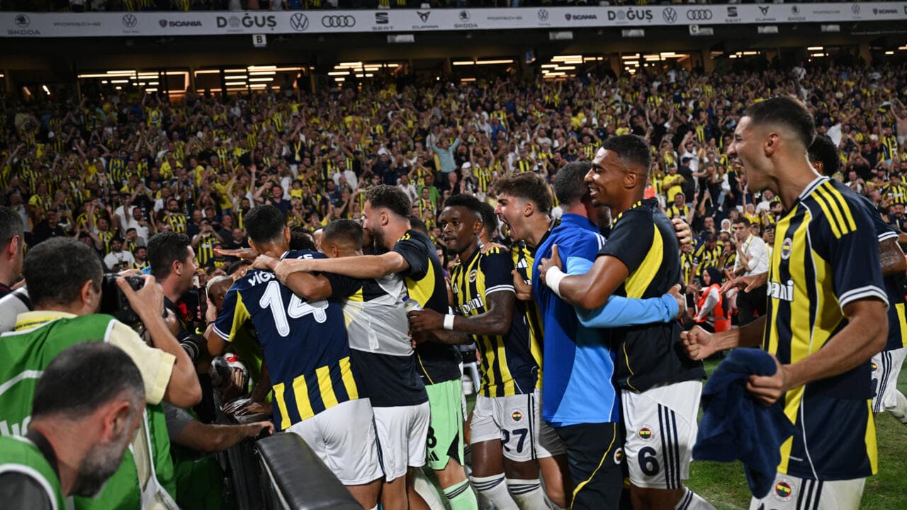 Fenerbahçe Kadıköy’de muhteşem gece yaşatarak, turu 5 golle geçti!