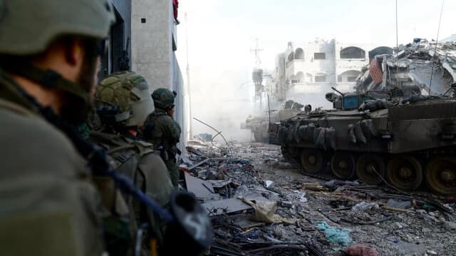 İsrail tankları Refah’ta: Mısır’a açılan sınır kapısı ele geçirildi