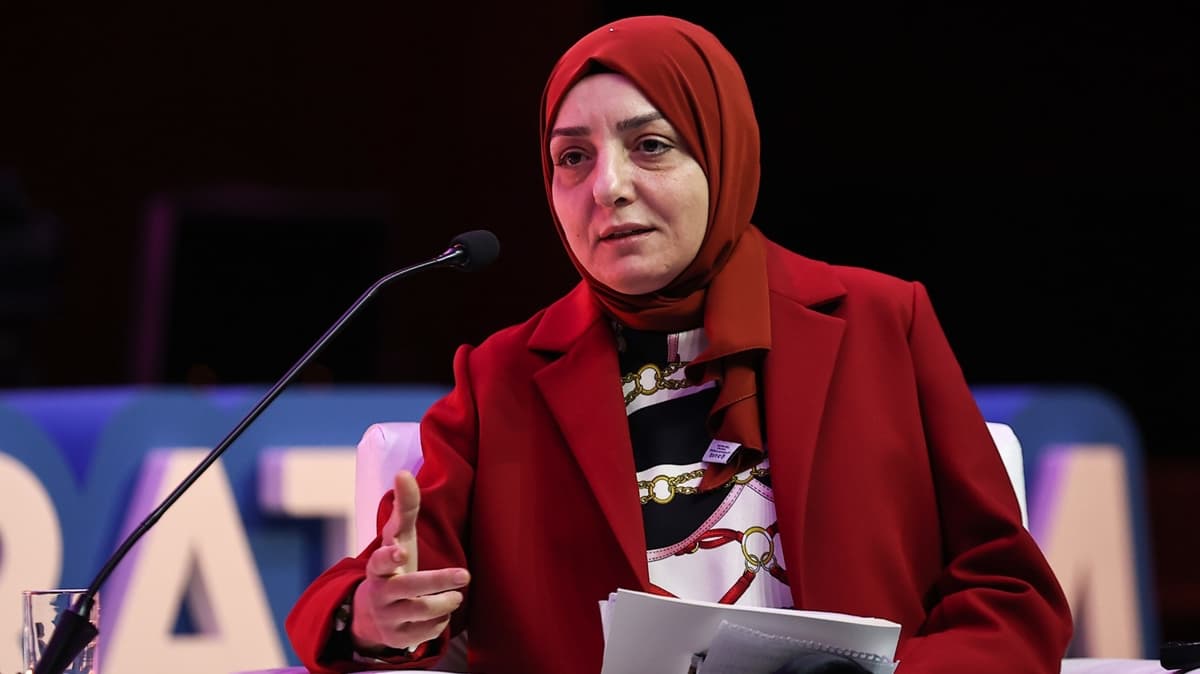 Erdoğan’ın başı kapalı danışmanı Saadet Oruç, kadına küfür: ‘S..tir git!’ dedi