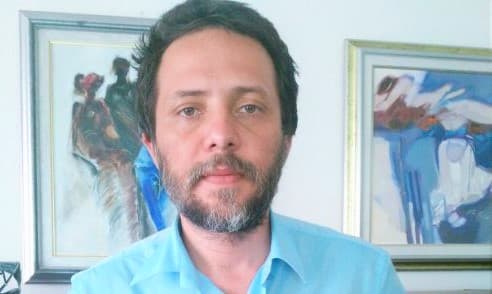 KHK’lı akademisyen Cenk Yiğiter’e silahlı saldırı