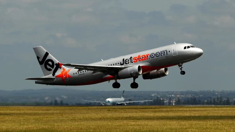 Hint Okyanusu üzerinde Jetstar’da panik: Bali’den, Melbourne uçan yolcu, kapıyı açmaya çalıştı