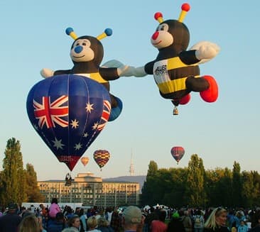 Canberra’da, sıcak hava balonu festivali renkli görüntülere sahne oldu