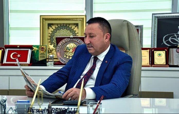 AKP’li eski Başkan’a, rüşvetten 3 yıl 9 ay hapis cezası: Her sabah Erdoğan’ın fotoğrafına bakarak mesaiye başlıyordu