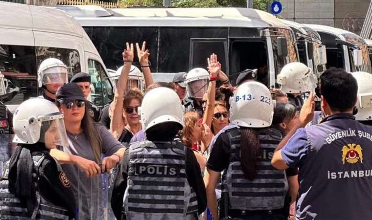 Polis, AYM kararını hiçe sayıyor: Cumartesi Anneleri yine gözaltında