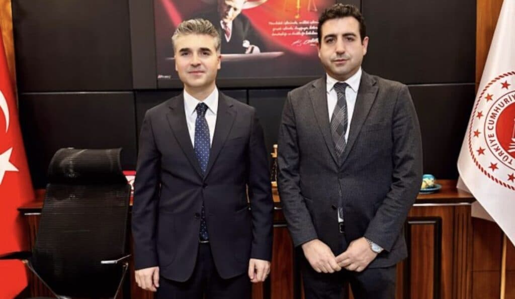 320 öğrenciyi gözaltına aldıran Başsavcı İsmail Karataş, ‘MİT’çi gazeteci’ ağırlamış