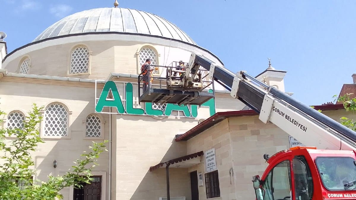 Daha önce cami yıkmıştı: Borç batağındaki AKP’li belediye, iki camiyi satışa çıkardı