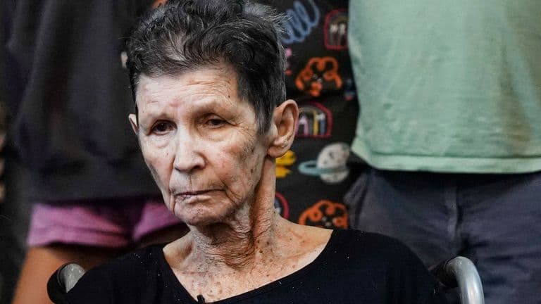 Hamas’ın serbest bıraktığı İsrailli rehine: Biz hükümetin günah keçisiydik, Hamas bize iyi davrandı