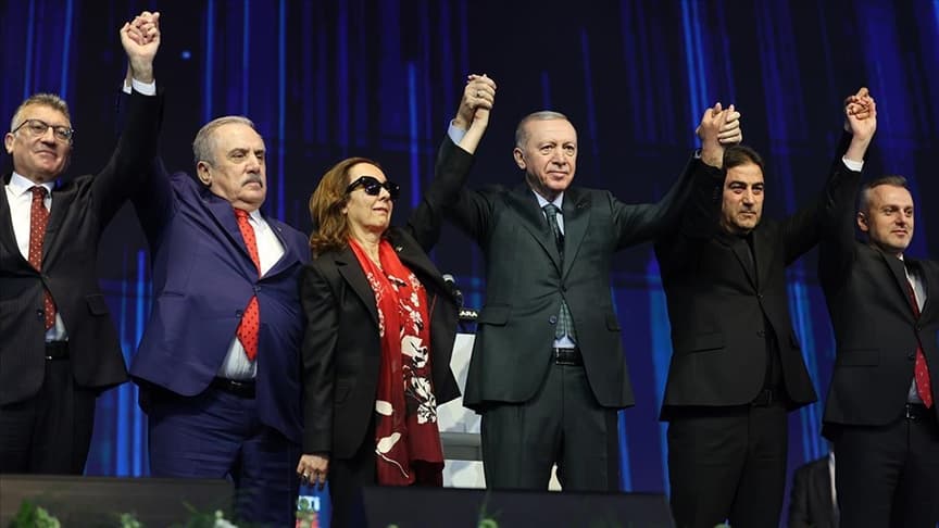 Kavuncu, İYİ Parti’den AKP’ye katılanlar: Bu kadar ilkesiz, menfaatperest insanı nasıl aday yapmışız
