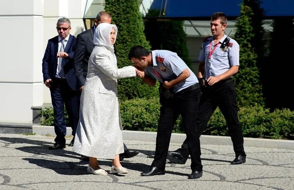 İş insanı Akın İpek, ‘anlayana’ yazdı: Biz de bir gün bir çeşme yaptırırız!