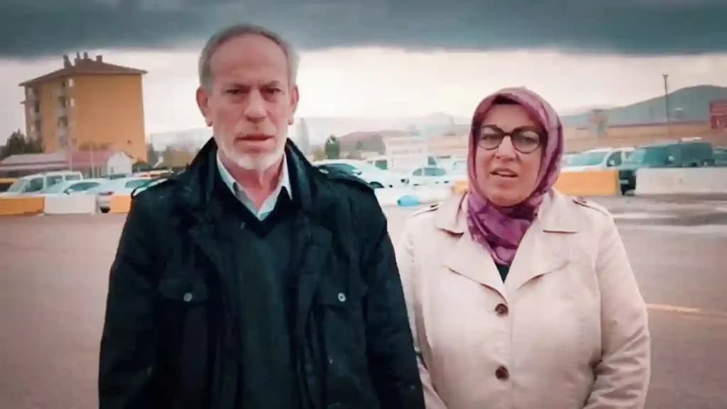 Tutuklanan gazeteci İsmail Arı’nın babası: “Hırsızlar dışarıda, oğlum içeride”