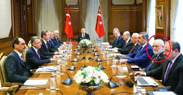 EN SON MAKALE YAZARKEN GÖRÜLDÜ