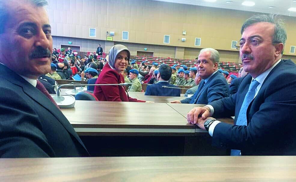 AKP ŞOV: Milletvekilleri duruşma devam ederken selfie şovu yaparak suç işledi