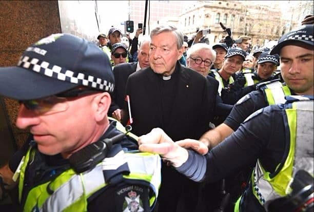 Kardinal Pell, Melbourne Sulh Ceza Mahkemesi’nde taciz iddialarını reddetti