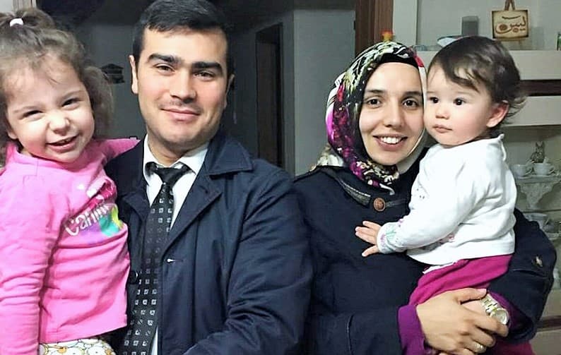 Sibel ve Harun öğretmen gözaltına alındı, çocukları kimsesiz kaldı