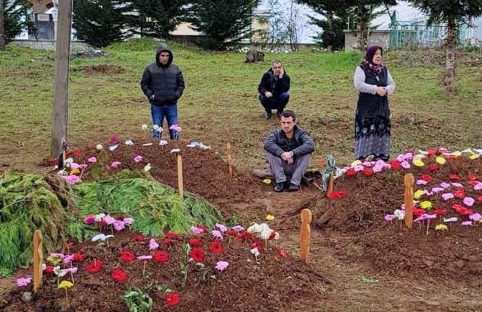 AKP zulmünün fotoğrafı: Kendisi cezaevinde, Aydın ailesinin 4 ferdi mezarda