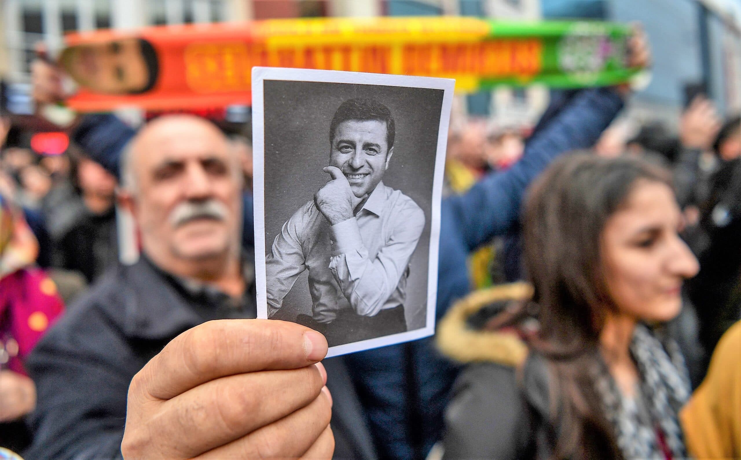Demirtaş: Zalimin zulmüne değil, mazlumun onurlu direnişine ortak olun