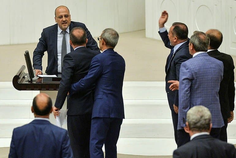 Ahmet Şık’tan AKP sıralarına: En büyük terör örgütü sizsiniz