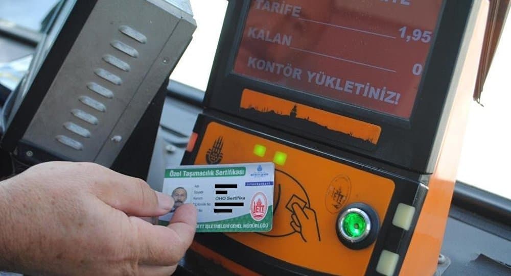 AKP, İmamoğlu’nun vaatlerine konarak Meclis’ten geçirdi: Öğrenci akbili 80’den 40 TL’ye, suya ise yüzde 40 indirim