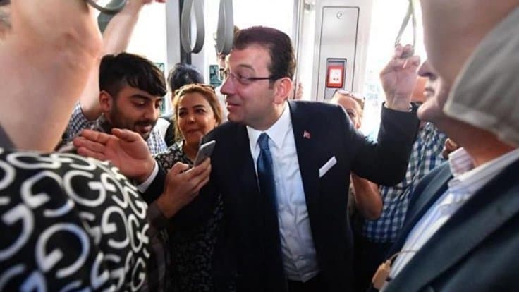 Ekrem İmamoğlu tramvayda İstanbulluların taleplerini dinledi