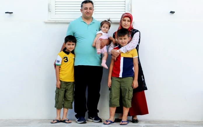 Polis’in gölgesinden Meriç’i geçtiler: Polisin doğumhane baskınıyla gündeme gelen Betül Özkan, Zülâl kızıyla Türkiye’yi terk ettiler