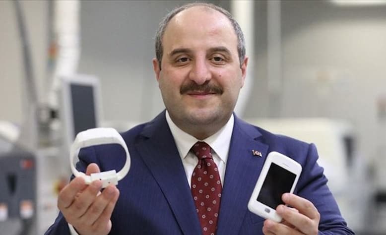 AKP’li Bakan gururla tanıttı: Cezaevleri inşa etmek ve kelepçe üretmekle gurur duyan iktidar