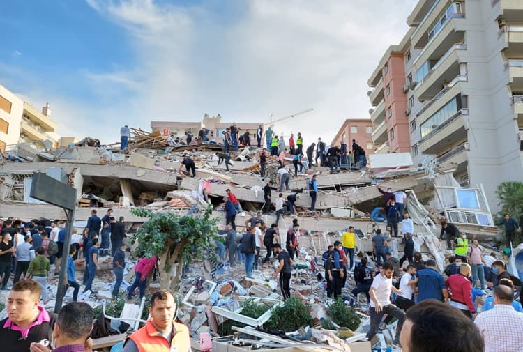 20 can kaybı, 786 yaralı: İzmir’de depremin bilançosu ağırlaşıyor