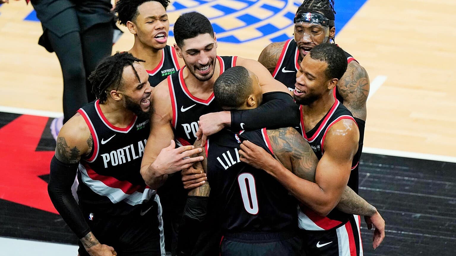 Enes Kanter, nefes kesen maçı, hapisteki masum babalara adadı