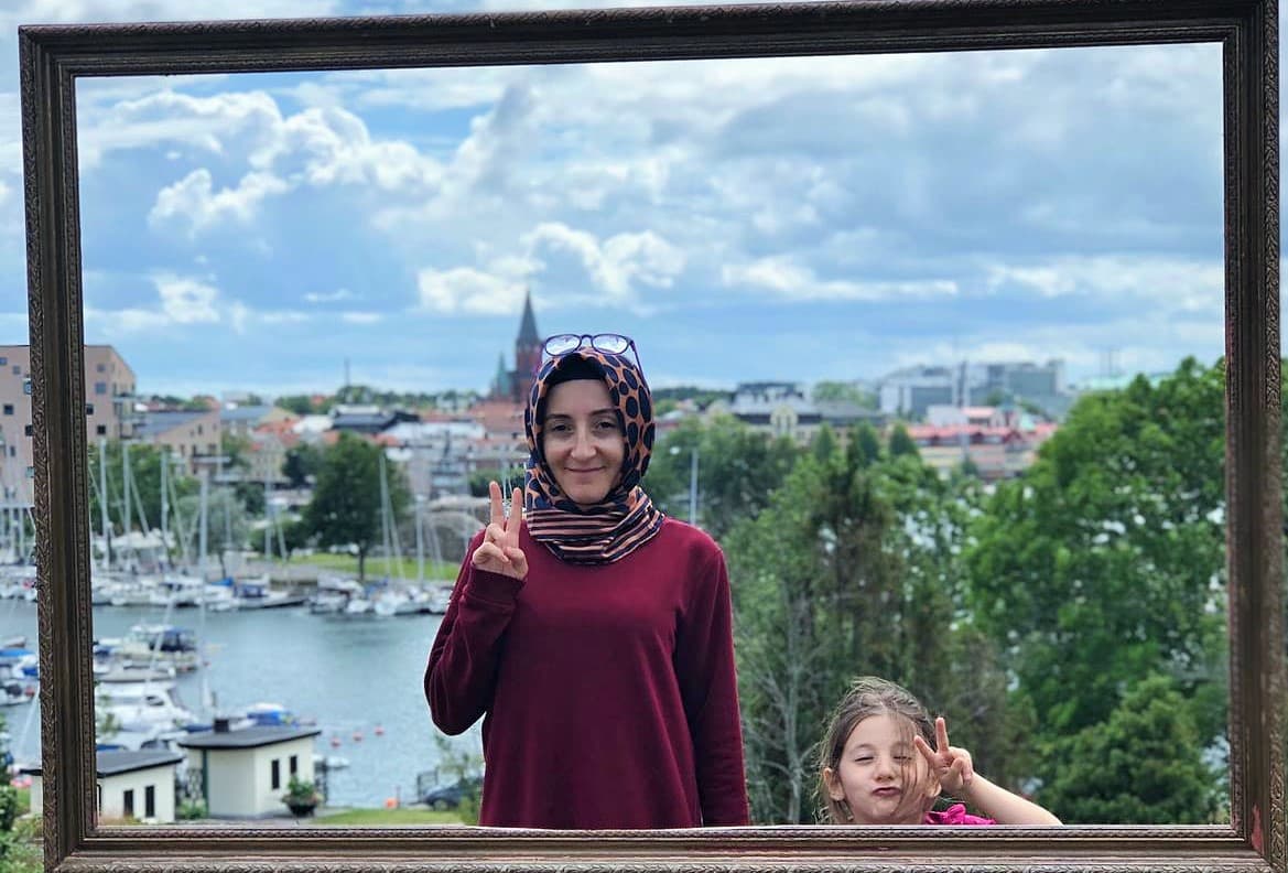 KHK’lı Merve Öğretmen, yaşadığı zulmü anlattı: Apartmana ‘burada terörist istemiyoruz’ yazıldı