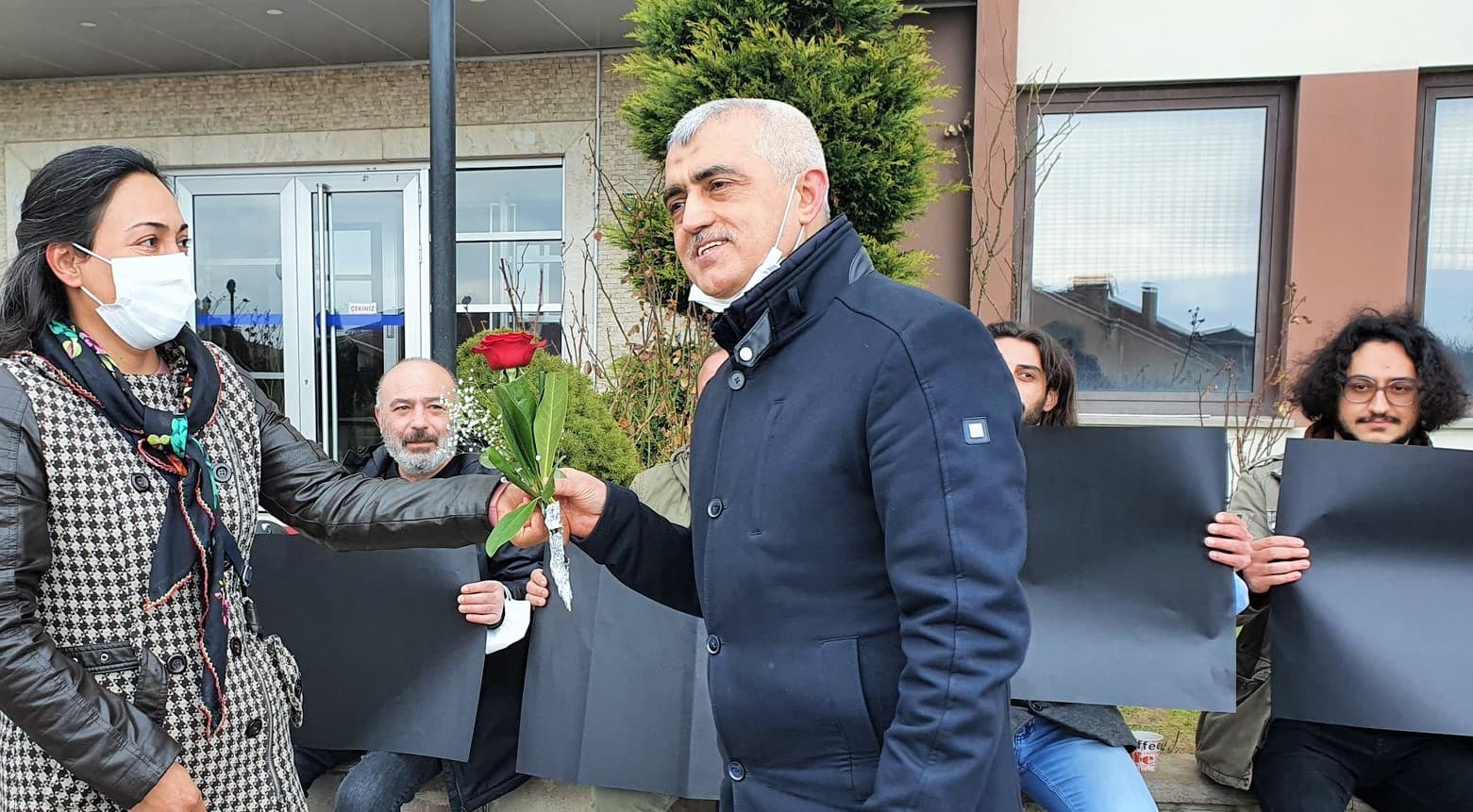 HDP’li Gergerlioğlu: Evimin önünde 3-4 polis aracı var