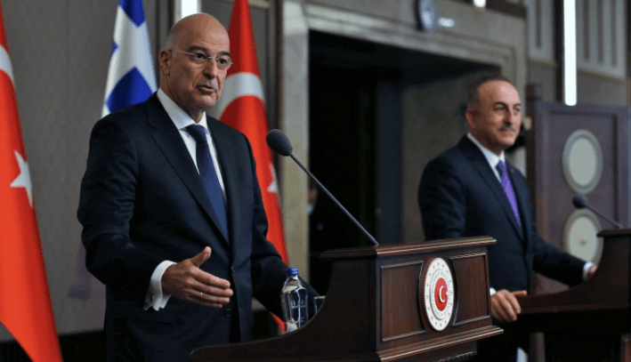 Karşılıklı suçlama: Çavuşoğlu ile mevkidaşı Yunan Bakan Dendias’la basın toplantısında gergin anlar