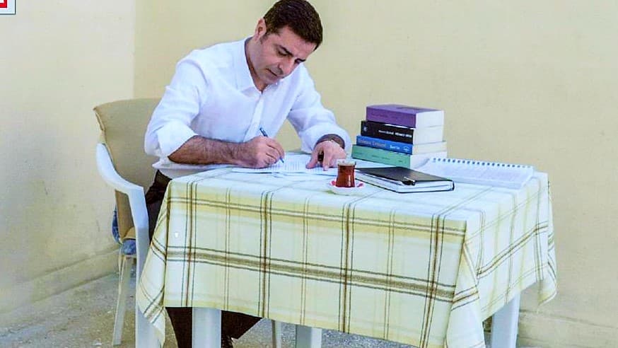 İsrail’i kınayan Demirtaş’tan Filistin halkına dayanışma mesajı