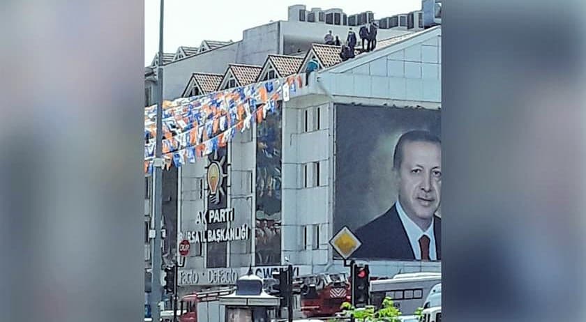 AKP İl Başkanlığı’nda intihar girişimi