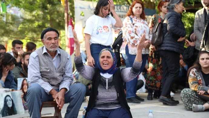 Oturma eylemini başlatan Gülistan Doku’nun ailesi: Bulacağına söz verdin, nerdesin sen Süleyman Soylu?