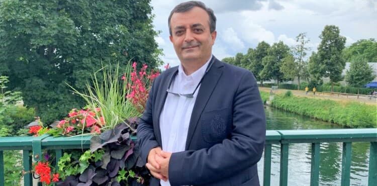 Sürgün’deki Prof. Dr. Mehmet Ateş, Avrupa’da kalp cerrahlığına başlayacak, bir Avrupa gazetesinde yazarlık yapacak