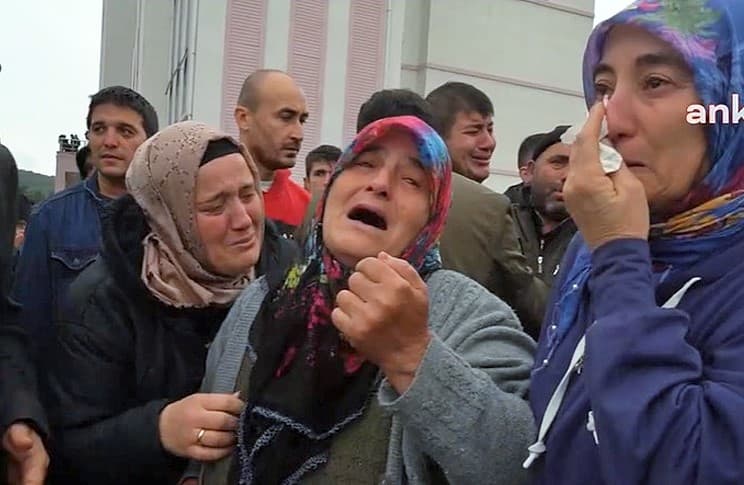 Göçük altında oğlunu umutla bekleyen Nebile Bulut acı haberle yıkıldı