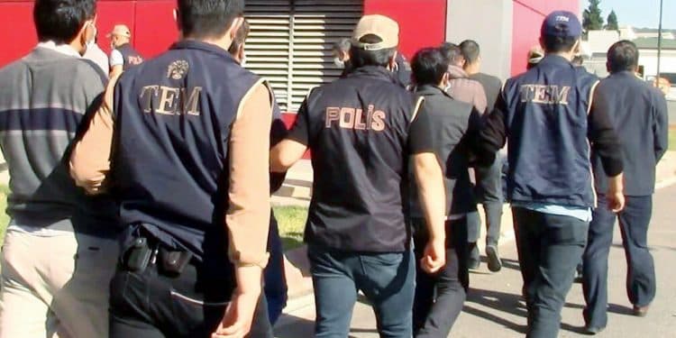 Yardım severlere operasyona tepki: Uyanın, yarın nefes aldığınız için tutuklanacaksınız