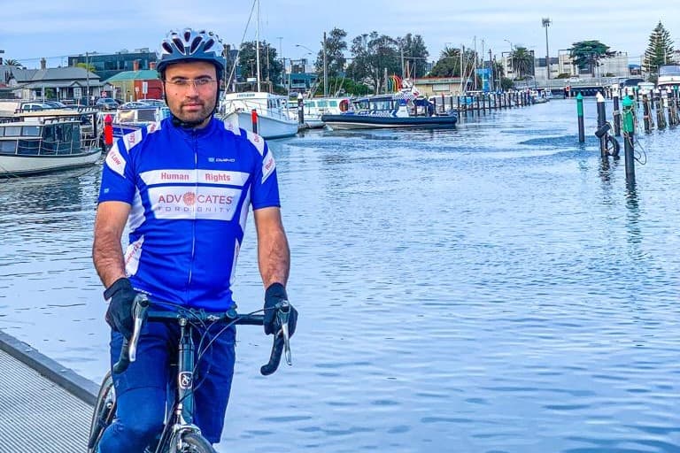 1,5 yaşındaki kızı da babasına eşlik etti: Mağdurların sesi için 9 gün yol katetti