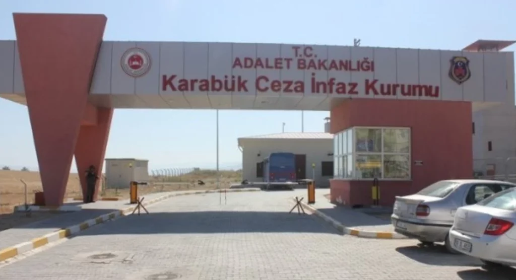 Karabük T Tipi Cezaevi’nde ayrı bir zulüm: Gözlem Kurulu 2,5 yıldır hiçbir siyasi mahpusu tahliye etmedi